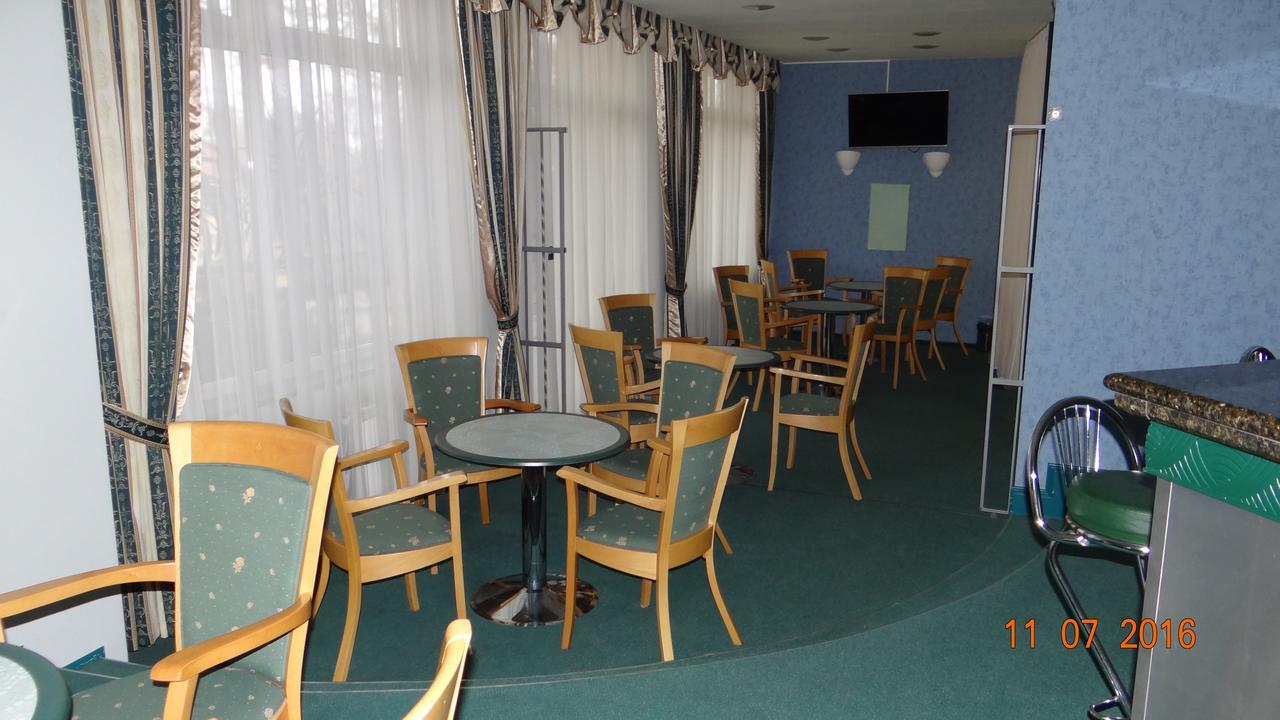 Hôtel Gwarek à Kudowa-Zdrój Extérieur photo